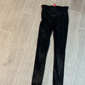 Spand Black Faux Leather Mid-Rise 9” Leggings Women’s Sz Small